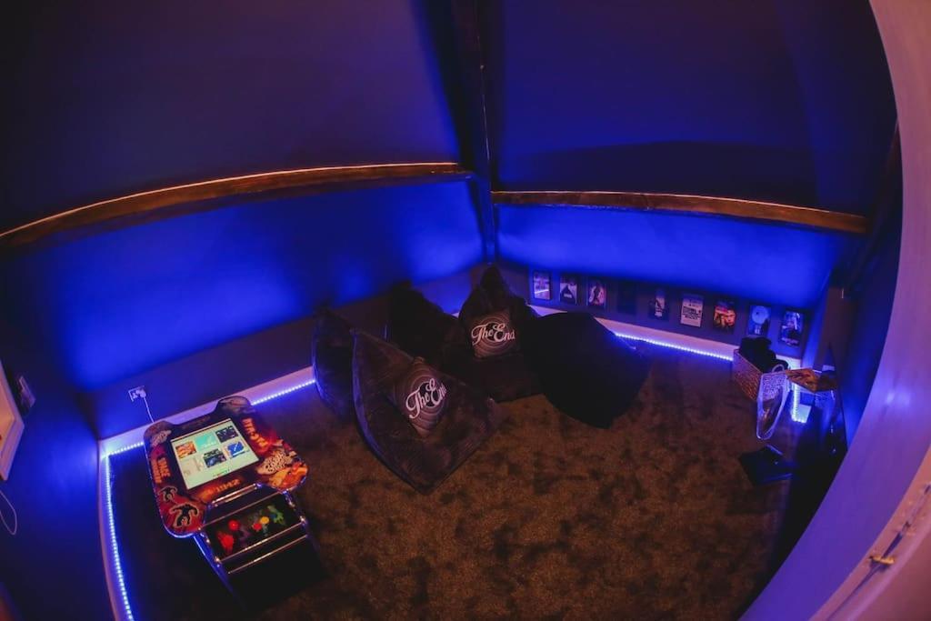 Games And Movies Lounge 7 Bed City Centre Apartment Newcastle upon Tyne Eksteriør billede